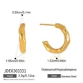 Pendientes de aro martillados de acero inoxidable con acabado de oro viejo - Estilo Forma C Irregular Nervado (JDE0303331)