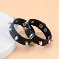 Bracciale in pelle nera stile punk con teschi e borchie argentate per uomo e donna - Stile Teschio con Borchie (12) / Nero