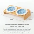 Set ciotole in ceramica anti-ingozzamento con supporto inclinato in bambù per cani e gatti - Piatto Slow Feeder Pois Cartoon / Doppie Ciotole + Supporto Doppio Inclinato / Blu