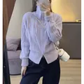 Cárdigan de punto trenzado lavanda con cuello alto y doble cremallera para mujer - Talla única / Tops / Violeta Claro