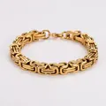 Detailansicht eines hochwertig vergoldeten Edelstahlarmbands im Byzantiner-Stil - 8.25mm*22cm / Gold