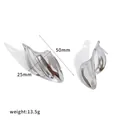 Elegante onregelmatige geplooide roestvrijstalen oorbellen in gepolijst zilver voor dames - Bladvormige Stijl (TE60921-S)