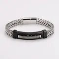 Close-up detail of stainless steel wheat chain bracelet with black curved plate design - 9.4mm*21.5cm / Steel-Black