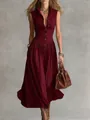 Elegante wijnrode mouwloze maxi-jurk met knoopsluiting en een slanke pasvorm kraag. - S / Dresses / Bordeauxrood
