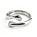 Anello regolabile minimalista in acciaio inossidabile argento con design unico a forma di mano - Stile Mani che Abbracciano Aperto (R4080) / Argento