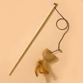 Bacchetta interattiva per gatti in legno con cuore in juta, campanellino e piume naturali - Bacchetta in Legno Cuore