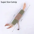 Gioco gigante per gatti in silvervine con corda di canapa, piume e rafia, 26 cm. - Erba Gatta Jumbo (26cm)