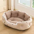 Gemütliches beige Haustiersofabett mit Spitzenbesatz und Hundemustern für Katzen - Kaffee Hund