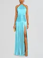 Elegantes metallisches Neckholder-Maxikleid in Cyan mit Falten und hohem Beinschlitz. - XS / Kleid (8155) / Seeblau