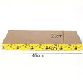 Tiragraffi per gatti in cartone ondulato da 45 cm con simpatici motivi di gatti e lische - Dritto