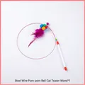Varita interactiva para gatos con alambre de acero duradero, cascabeles y plumas - Varita para Gato de Pompón con Alambre de Acero / Multicolor