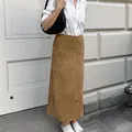 Eleganter khakifarbener Midi-Rock aus Wildlederimitat mit hoher Taille für den Herbst - S / Khaki