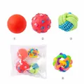 Set di 4 palline giocattolo colorate e interattive per cuccioli piccoli, per masticare - Palla con Nodi + Palla Rimbalzante + Impronta + Set Colorato