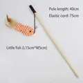 Bacchetta interattiva in legno per gatti con campanellino e pesce in corda arancio - Bacchetta in Legno / Piuma di Pesce