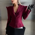 Μπορντό γοτθικό σακάκι με βάτες και στενή γραμμή που τονίζει τη μέση για γυναίκες - S / Tops / Μπορντό