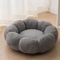 Plush flower-shaped pet bed in light grey for cats and dogs with soft cushioning - S1 (40cm) / Gray