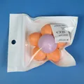 Katzenminze-Ball in Blumenform, orange und lila, in der Einzelhandelsverpackung gezeigt - Blumenstil / Orange