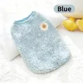 Chaleco cálido de invierno de forro polar azul para perros pequeños y gatos con parche floral - S / Azul