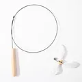 Bacchetta per gatti con manico in legno e filo d'acciaio, con piume bianche morbide. - Set di Bacchette per Gatti / Piuma Bianca