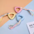Giocattolo da masticare per cani in TPR con corda intrecciata in tre colori pastello - Striscia di Stoffa Tonda Triangolare