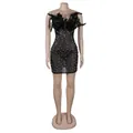 Vestido ajustado negro sexy con plumas en el pecho y patrones de perlas y pedrería - S / Vestidos / Negro