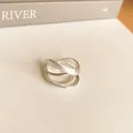 Französischer silberner geschichteter welliger offener Ring mit mattem Finish. - Gebürsteter Doppelschicht-Wellen-Stil (4)