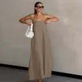 Eleganter khakifarbener trägerloser Maxikleid aus Leinen für einen schicken Sommerlook - S / Kleider / Dunkelbeige