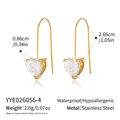 Vista detallada de pendientes de acero inoxidable en forma de corazón con medidas - Estilo de Corazón (YYE026056-4) / Dorado (Transparente)