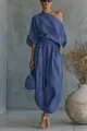 Dettaglio completo blu in lino con top a spalla scoperta e pantaloni harem larghi - Taglia S / Sopra e Sotto / Blu zaffiro
