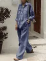 Détail de l'ensemble deux pièces bleu pour femme avec chemise et pantalon large fluide - Bleu saphir