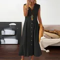 Elegantes ärmelloses schwarzes Baumwoll-Leinen-Maxikleid mit Reverskragen und Knopfleiste - S / Kleider / Schwarz
