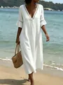 Detalle del vestido blanco de vacaciones con adorno de encaje en el escote en pico. - S / Vestidos / Blanco
