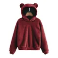 Detail van een bordeauxrode teddy fleece hoodie met schattige berenoren op de kap - Bordeauxrood