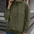 Armygrüne Kapuzen-Windjacke für Damen für Outdoor-Wandern und Regenschutz - Armeegrün
