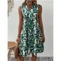 Robe bohème ample sans manches à col en V avec imprimé de feuilles vertes pour femmes - S / Robes / Vert