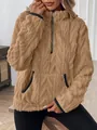 Détail du sweat à capuche sherpa jacquard camel avec demi-zip et poches noires - S / Hauts / Kaki