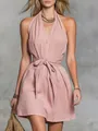 Elegante roze halterjurk met V-hals en strikceintuur perfect voor de zomerse vakantie - XS / Dresses / Roze