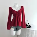 Haut élégant à manches longues col en V bordeaux avec détail froncé pour femmes - XS / Hauts / Bordeaux