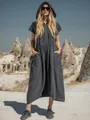 Dettaglio di un abito midi vintage in cotone e lino con cappuccio grigio scuro. - Taglia S / Vestiti / Grigio