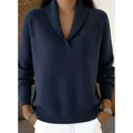 Elegante maglione in maglia blu scuro con scollo a V minimalista e vestibilità ampia - Taglia S / Top / Blu navy