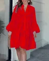 Vestido rojo vibrante con cuello en V, bordado calado y elegantes mangas de farol - S / Vestidos / Rojo