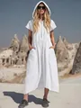 Abito midi retrò in cotone e lino bianco con cappuccio e mezza zip in ambientazione desertica - Taglia S / Vestiti / Bianco