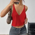 Canotta estiva in maglia con scollo a V senza maniche da donna in colore rosso vivo - XS / Top / Rosso