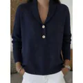 Élégant pull en maille bleu marine pour femme avec col polo, boutons et manches longues - Bleu marine