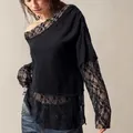 Elegante zwarte boho-T-shirt met blote schouder en lange mouwen van prachtig kant - S / Tops / Zwart
