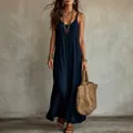 Robe maxi bohème bleu marine élégante avec fines bretelles pour un look de vacances décontracté - Bleu marine