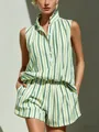 Sommerliches grün-weiß gestreiftes ärmelloses Set mit Stehkragen-Top und Shorts - S / Oberteil Und Unterteil / Grün