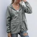 Lichtgewicht grijs outdoor windjack met capuchon voor dames met volledige ritssluiting - S / Tops / Lichtgrijs
