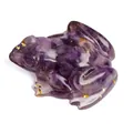 Figura de rana de resina con fragmentos de amatista natural y detalles en pan de oro - Amatista / 6.5x5.5cm Con Caja