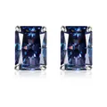 Vista dettagliata di orecchini in moissanite blu taglio radiant in montatura argento - 5*7mm (Un Carato*2) / Blu scuro